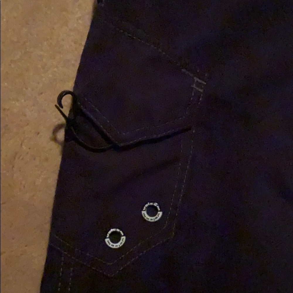 Volcom Board Shorts - Picture 2 of 8